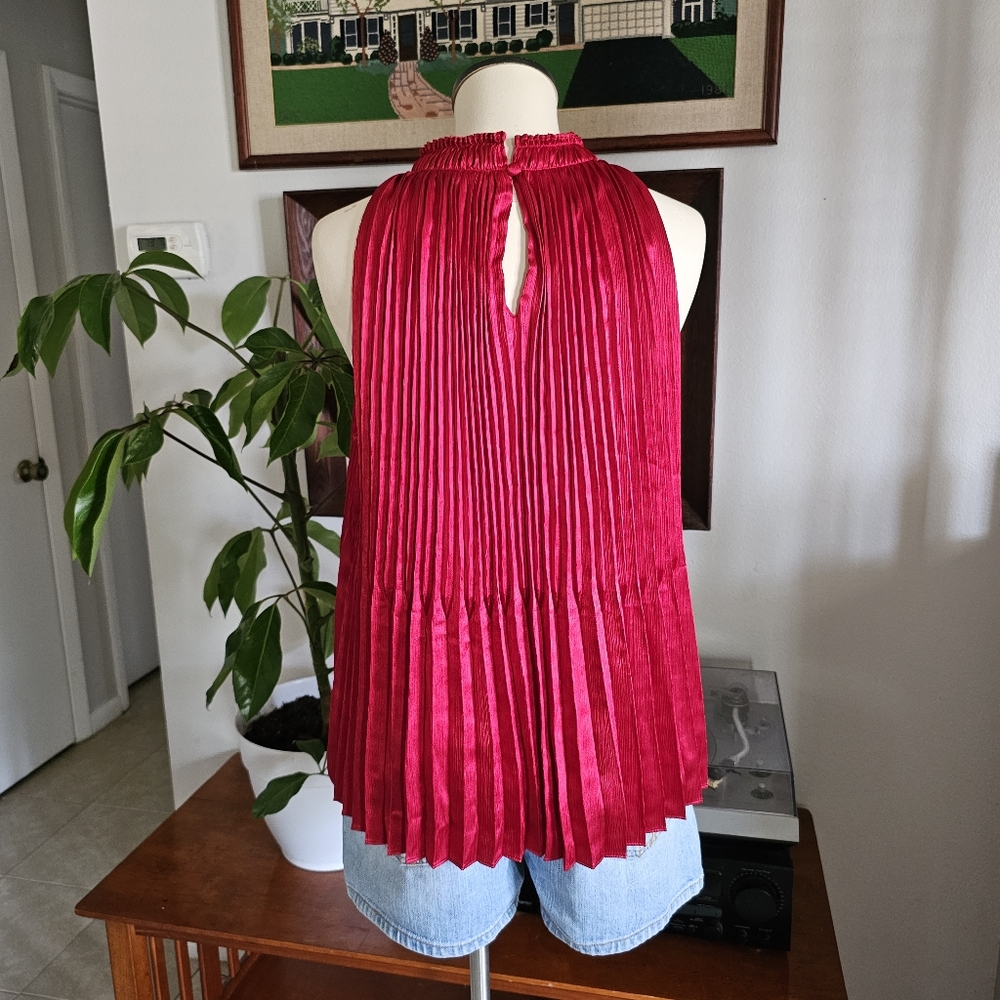 Nine West Red Elegant Femenine Pleated High Neck Sleeveless Flare Blouse Size L - Picture 3 of 9